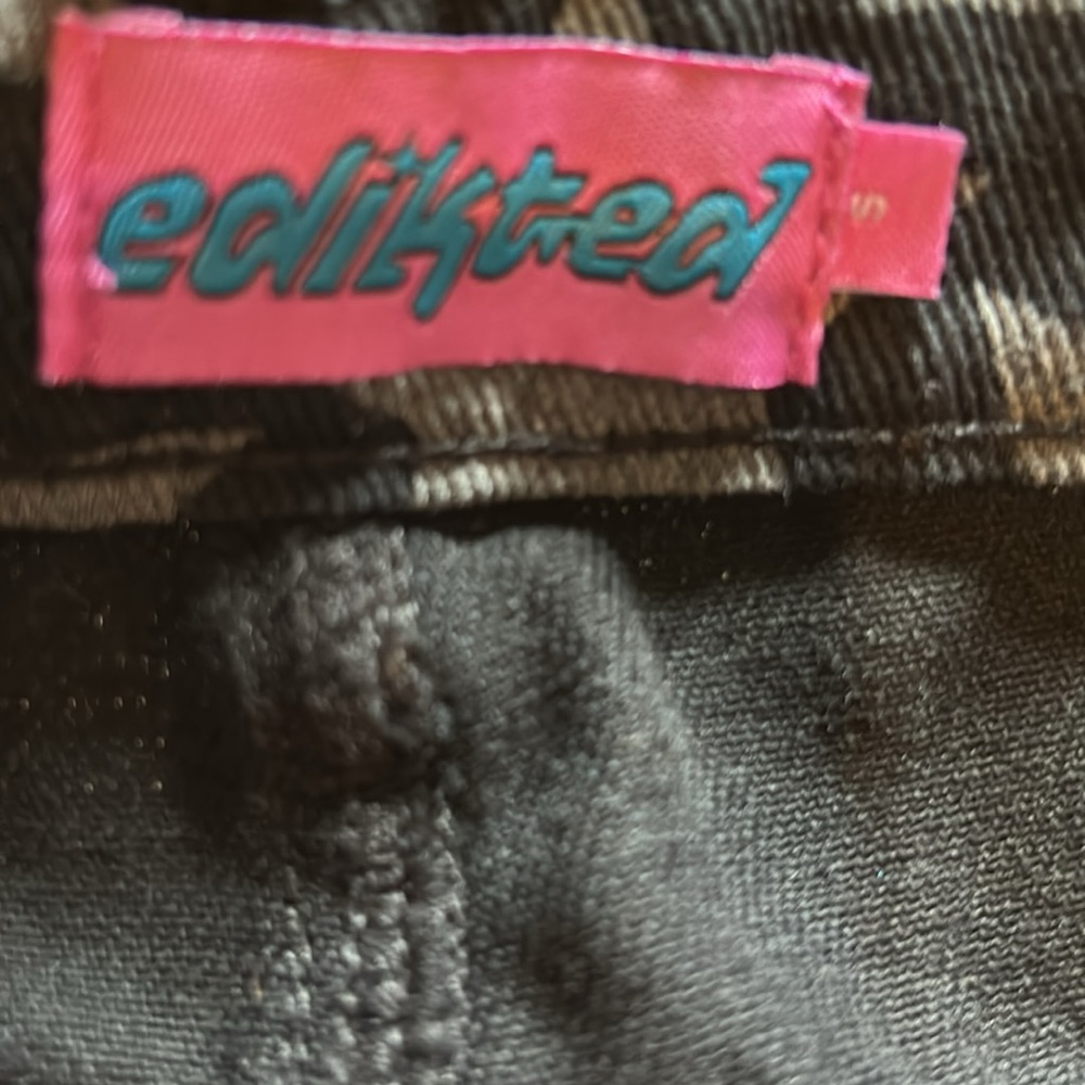 NWT, Edikted, Womens, Shooting Star Low Rise Denim Shorts - Picture 7 of 9